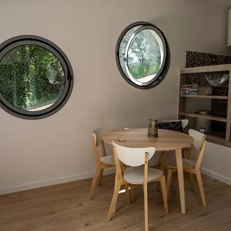 Maison Sous Le Noyer アパート