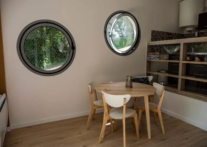 Maison Sous Le Noyer Apartment