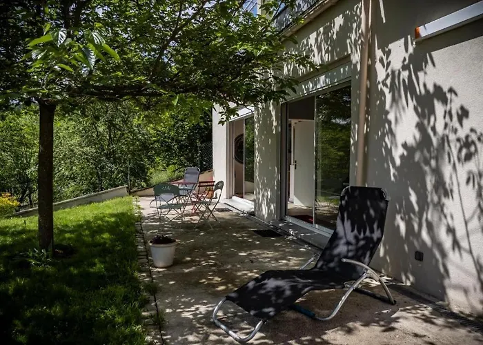 Maison Sous Le Noyer * Fraisses